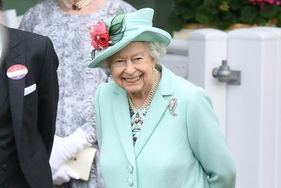 Federer hails 'grace' of Queen Elizabeth II as Pele salutes 'legacy'