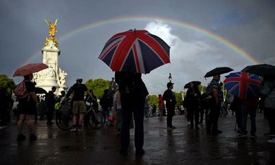 As I walked through the state rooms of Buckingham Palace, a chilling fear spread: a nation was losing its Queen