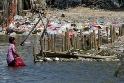 Recycling firm battles Jakarta's plastic waste emergency