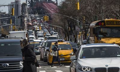 Poorest areas bear brunt of air pollution, US study shows