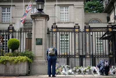 'A constant in my life': World mourns Queen Elizabeth II