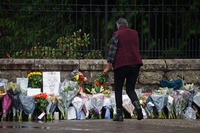 How do you tell young children a close relative has died?