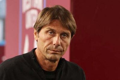 Tottenham boss Antonio Conte pays heartfelt tribute to Queen Elizabeth II