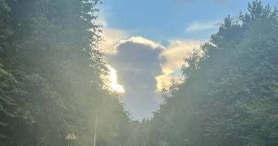 Mum and daughter scream as they spot 'Queen-shaped cloud' moments after death announced