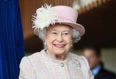 Tributes after death of Queen Elizabeth II: Elton John, Victoria Beckham among those paying their respects