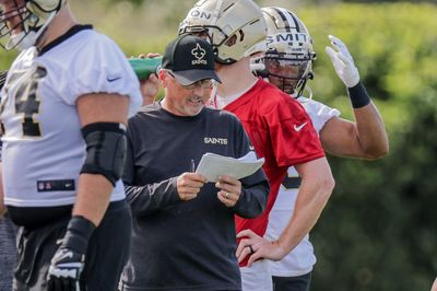 Alvin Kamara confident in ‘Sneaky Pete’ Carmichael calling plays for Saints