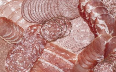 These are the foods that put men at risk of developing colorectal cancer