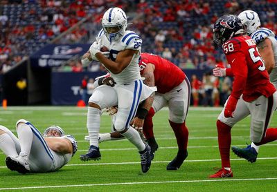 Colts remain strong favorites over Texans in Week 1