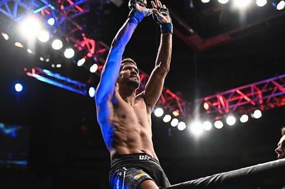 ‘TUF: Brazil 2’ winner Leonardo Santos retires from MMA: ‘It’s time to hang up the gloves’