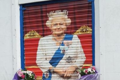 Well-known Rangers pub unveils tribute to Queen Elizabeth following her death