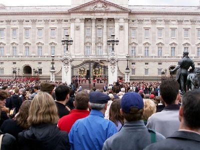 Americans remember Queen Elizabeth II’s tribute to 9/11 victims at Buckingham Palace