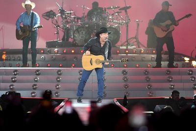 Garth Brooks thrills fans at long-awaited Dublin concert