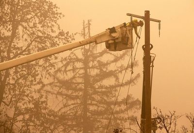 Oregon utilities shut power amid high dry winds, fire danger
