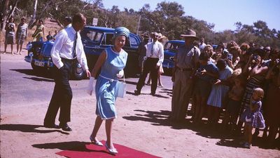 Remembering the Queen's NT visits and how she brought hope to drought-stricken Central Australia