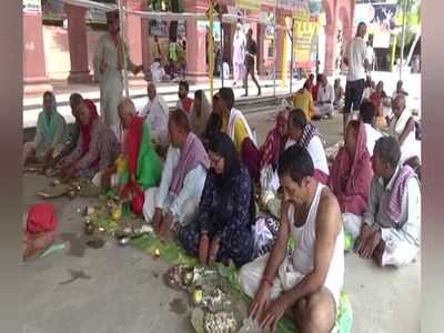 People throng Gaya to perform 'Pitru Paksha' rituals