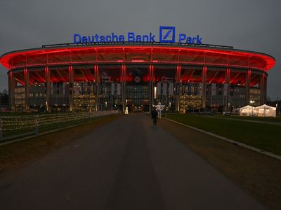 Eintracht Frankfurt vs Wolfsburg LIVE: Bundesliga result, final score and reaction