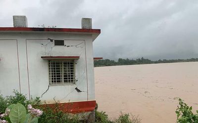 Andhra Pradesh: Nagavali river is in full spate in Srikakulam district