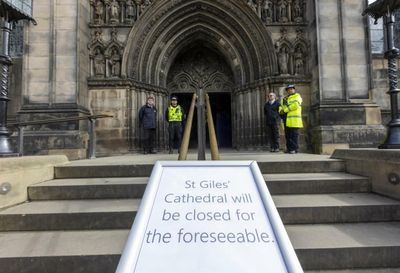 Eyes of world on Scotland as Edinburgh prepares for arrival of Queen’s coffin