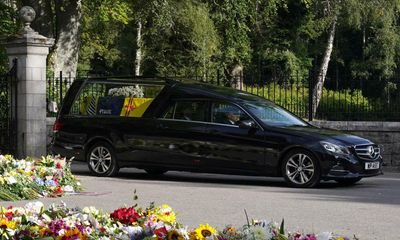 Queen’s coffin leaves Balmoral en route to Edinburgh