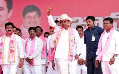 KCR eyes electoral pie beyond Telangana, to launch national party
