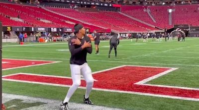 Jameis Winston is back doing weird pregame warmup routines and NFL fans had jokes