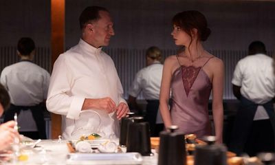 The Menu review – darkly comic foodie thriller is tasty but undercooked