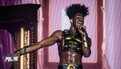 Lil Nas X takes his horse (and other props) to an Uptown show that’s as much play as concert