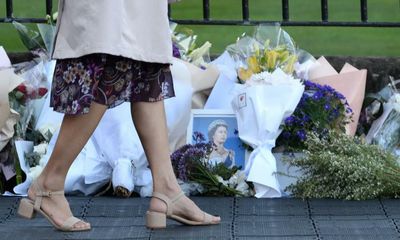 Albanese says ‘inappropriate’ to discuss republic now but doesn’t rule out future referendum