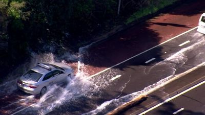 Burst water main at Lane Cove causes outages across Sydney's north shore for days