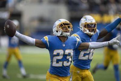 Twitter reacts to Chargers’ win over Raiders in season opener