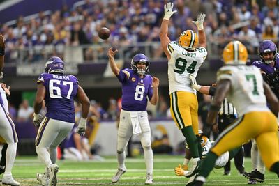 Kirk Cousins presents game balls to O’Connell and Adofo-Mensah