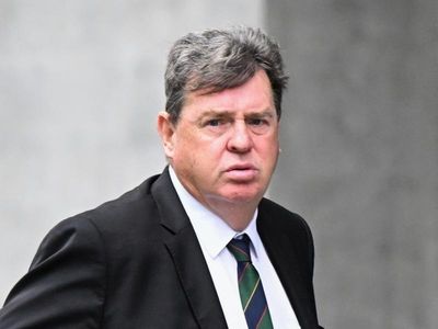 Golf coach denies molestation claims