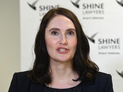 Pelvic mesh class actions settle for $300m