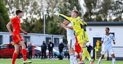 Leeds United news as Whites-linked goalkeeper announces Celtic departure