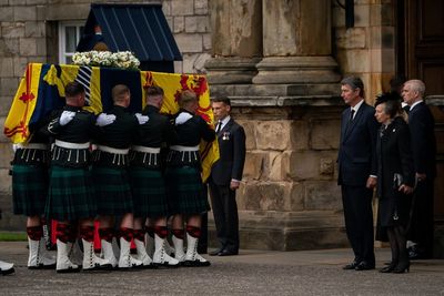 Harry honours father as King to lead family in procession behind Queen’s coffin