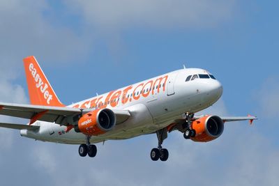 Passengers furious as easyJet flight turns back to Manchester after ‘technical fault’