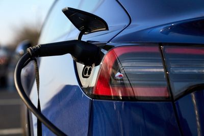 Cost of charging electric car cut by a third under PM’s ‘energy price guarantee’