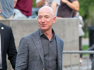 A Look At The Startups Jeff Bezos Has Invested In This Year - Most Have This One Thing In Common