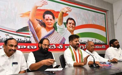 Congress to introduce State flag for Telangana