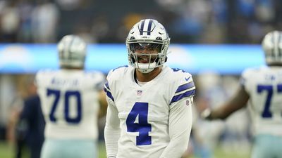 Did Cowboys fans boo and throw stuff at an injured Dak Prescott?