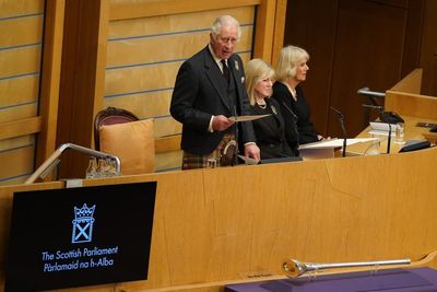 King quotes Robert Burns as he makes first appearance at Scottish Parliament