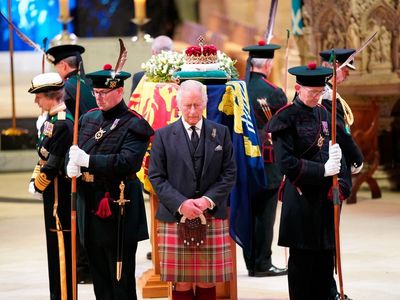 King Charles and senior royals stand vigil over late Queen’s coffin at St Giles’ Cathedral