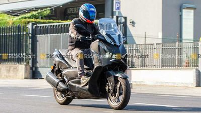 Spotted: Yamaha XMAX 300 Takes A Quiet Stroll On A Sunny Day In Europe