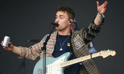 Sam Fender cancels shows to look after his mental health