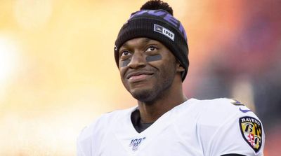 Robert Griffin III Races A Hawk in 40-Yard Dash, Just Because (Video)