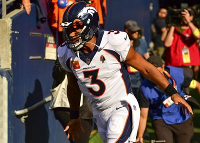 Broncos QB Russell Wilson returns to Seattle, gets met with boos