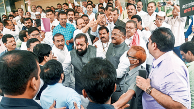 Mumbai: 'More Sena vs Sena clashes likely in run-up to BMC polls'