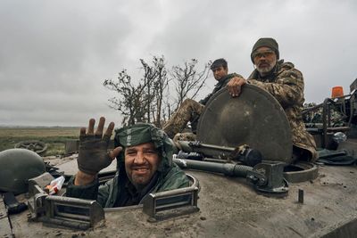 Ukraine piles pressure on retreating Russian troops
