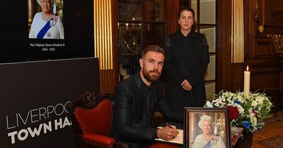 Jordan Henderson signs book of condolences for Queen on behalf of everyone at Liverpool