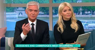 Holly Willoughby shuts down Harry reconciliation hope as Phil says princes 'have issues'